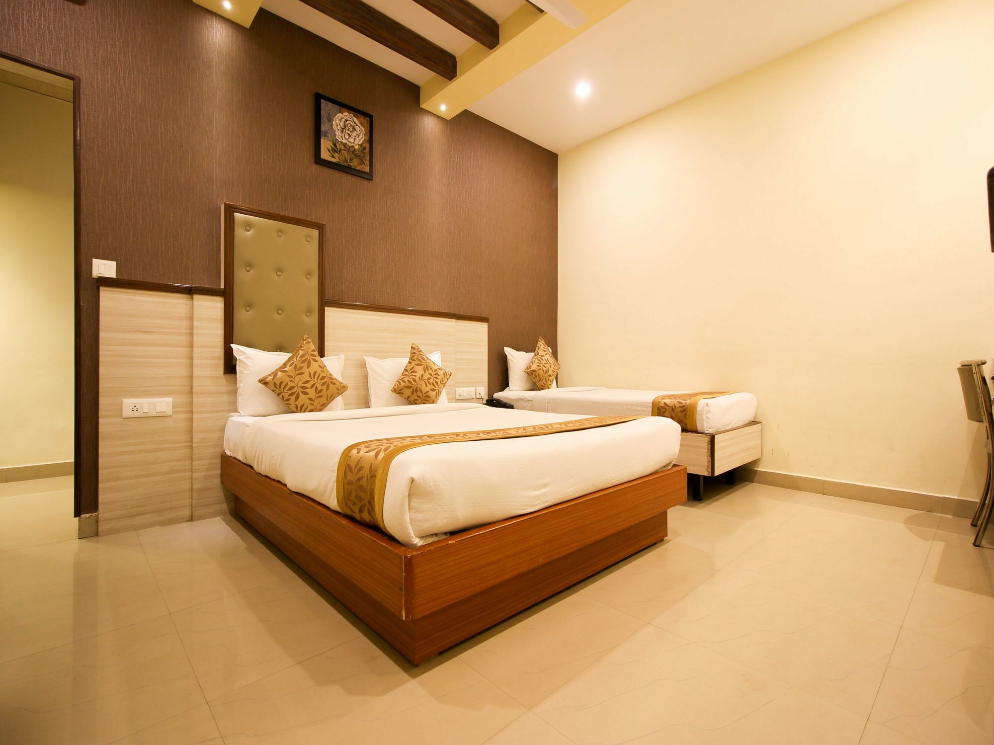 Oyo 6960 Kengeri Hotel Bangalore Bagian luar foto