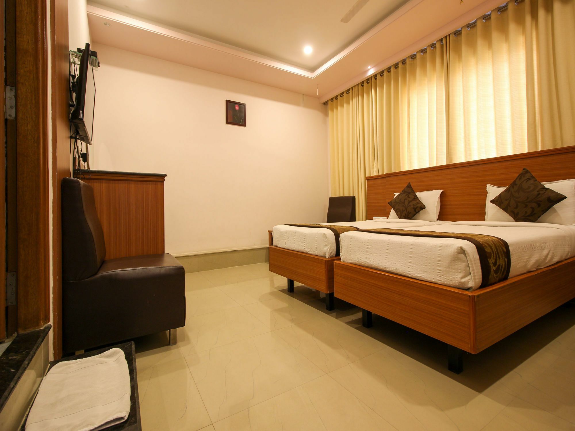 Oyo 6960 Kengeri Hotel Bangalore Bagian luar foto