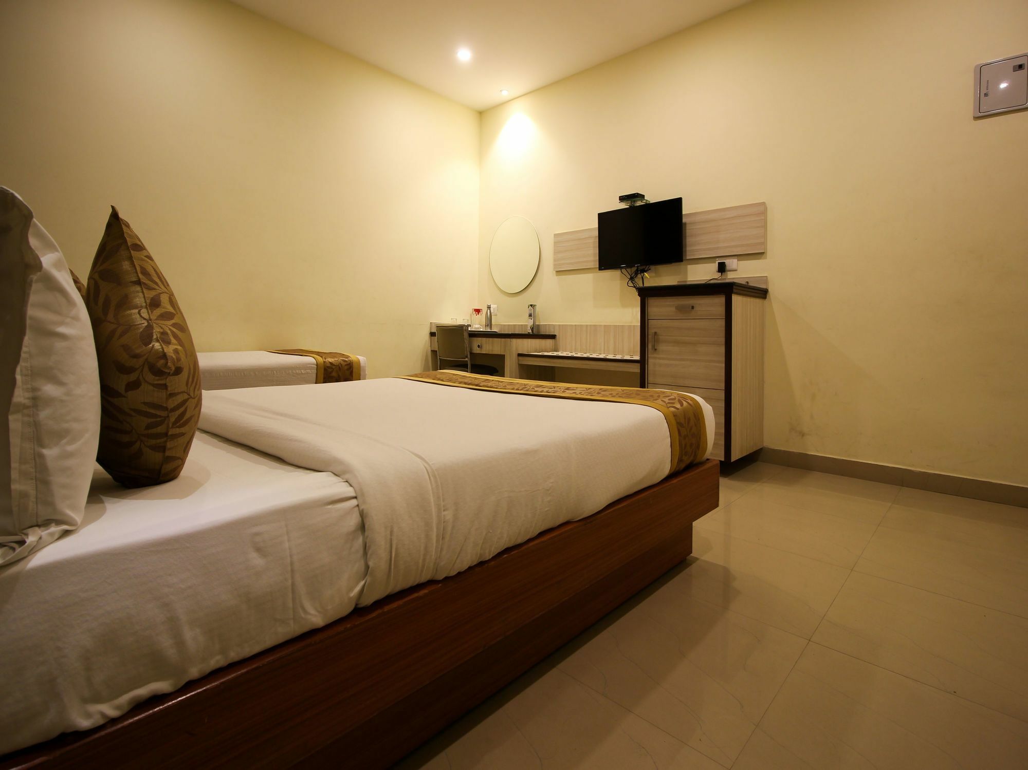 Oyo 6960 Kengeri Hotel Bangalore Bagian luar foto