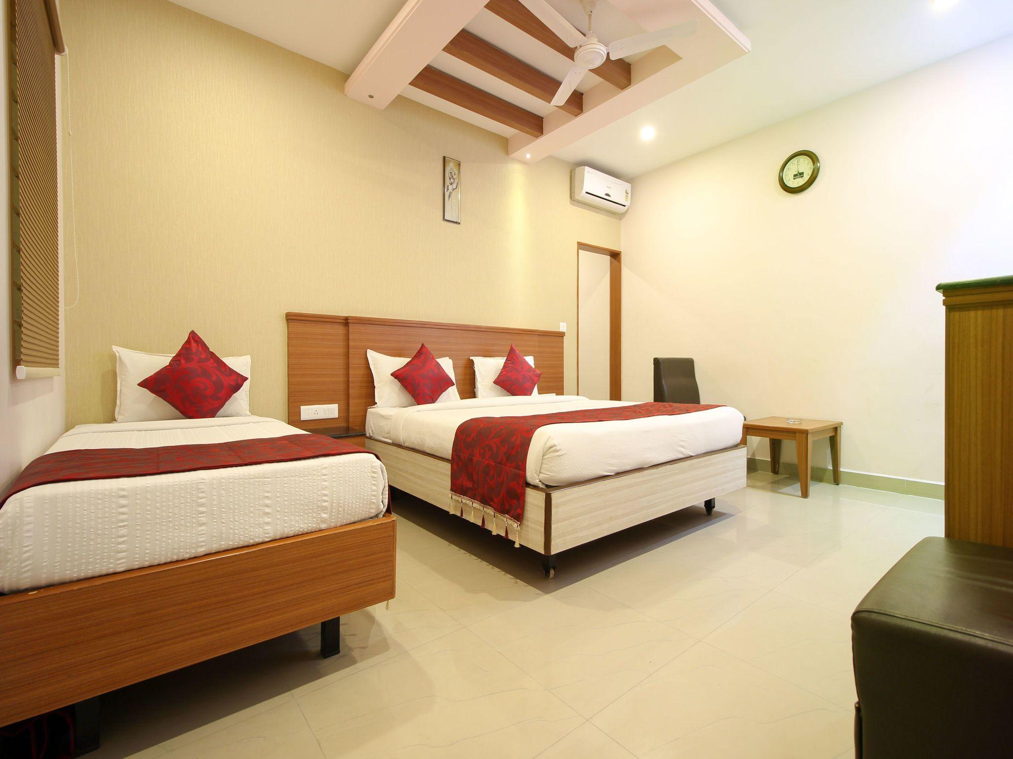 Oyo 6960 Kengeri Hotel Bangalore Bagian luar foto