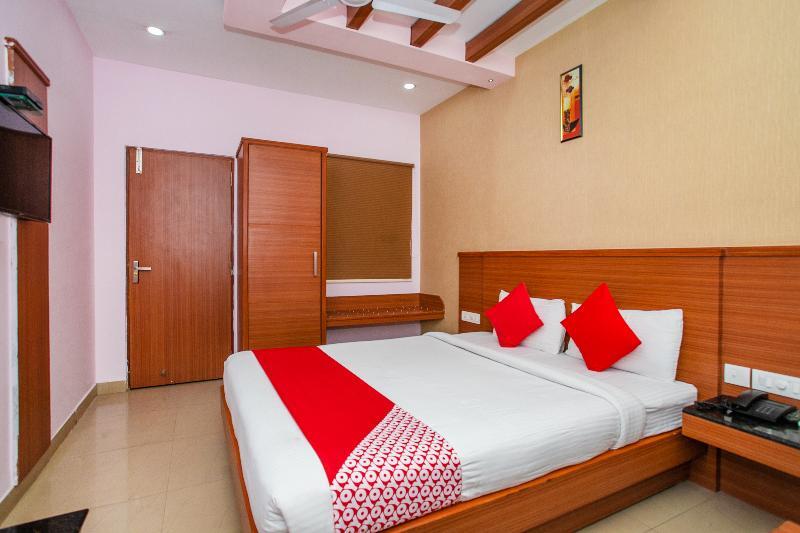 Oyo 6960 Kengeri Hotel Bangalore Bagian luar foto